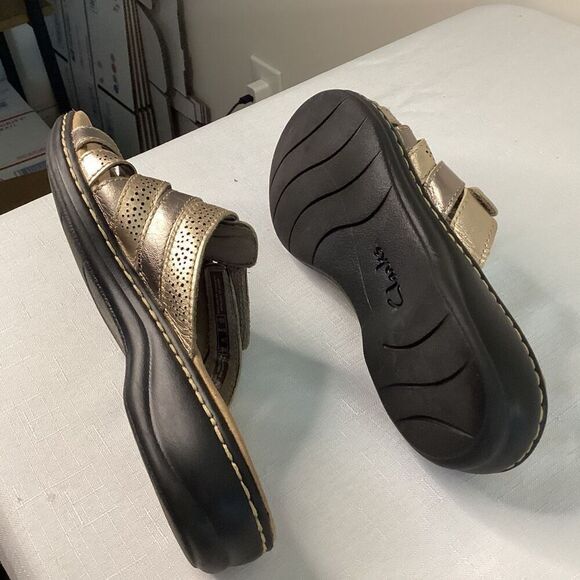 Clarks Collection Mixed Metallic Comfort Strappy Slide in Sandal Size 8 - Picture 3 of 8